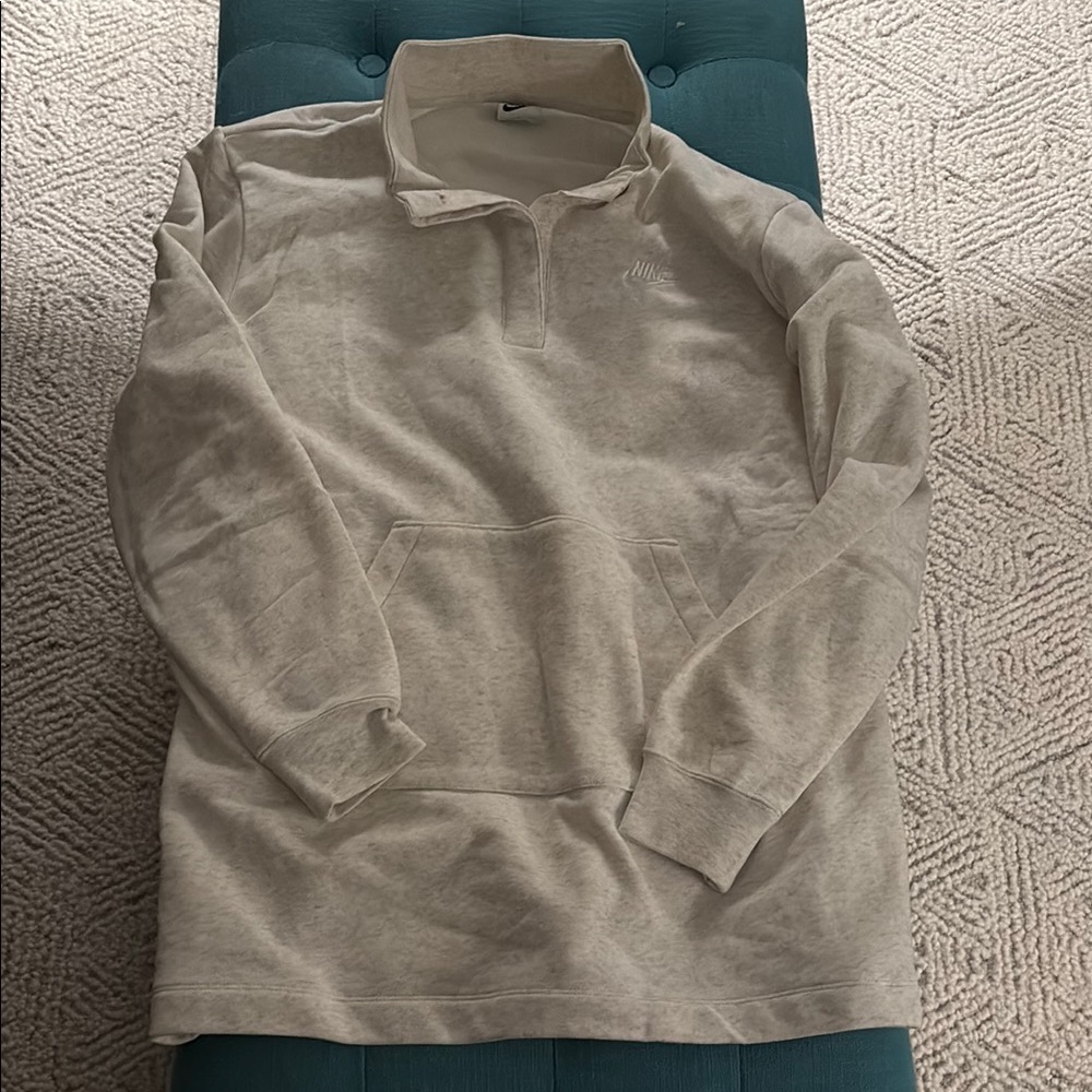Nike size L cream colored Pullover Sweatshirt-NWOT